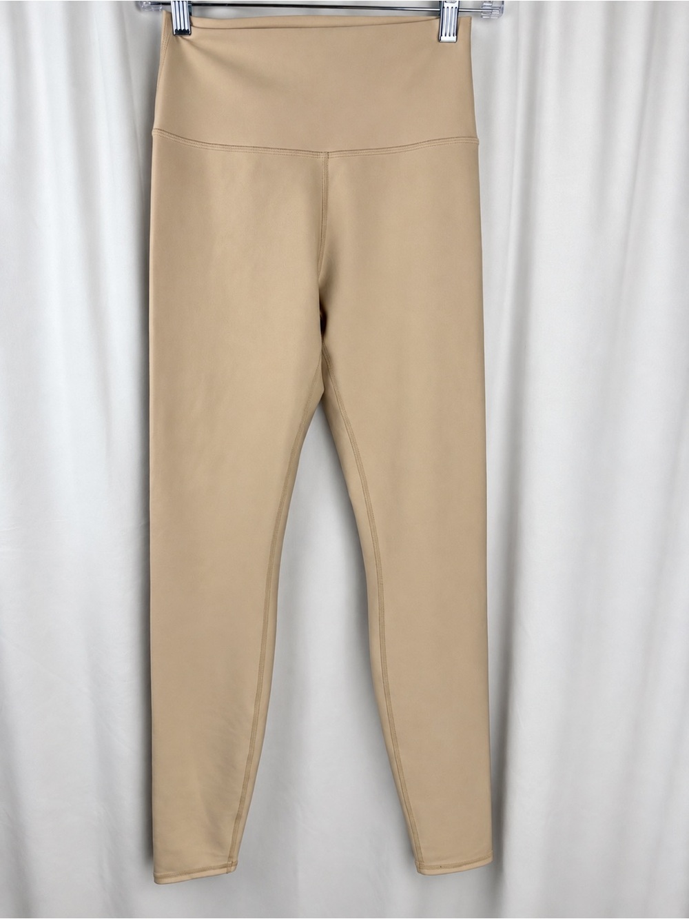 ALO Yoga High-Rise Leggings in Sandstone Beige